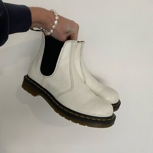 Dr Marten - Doc Marten White Leather Boots - great condition, chelsea boot